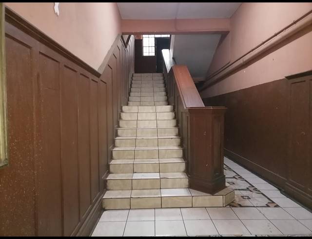 250M² BUILDING FOR SALE IN SPRINGS CENTRAL
